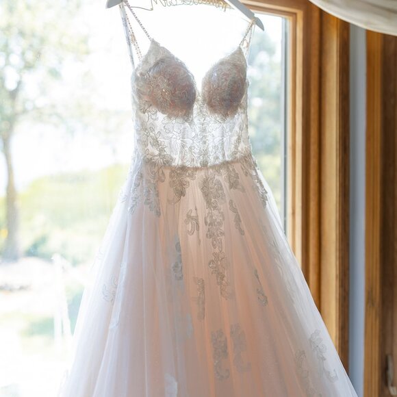 Stella York, Hazel Wedding Dress 6886, Size 6 - altered to 4, Color IV/MC-PL - Picture 6 of 15